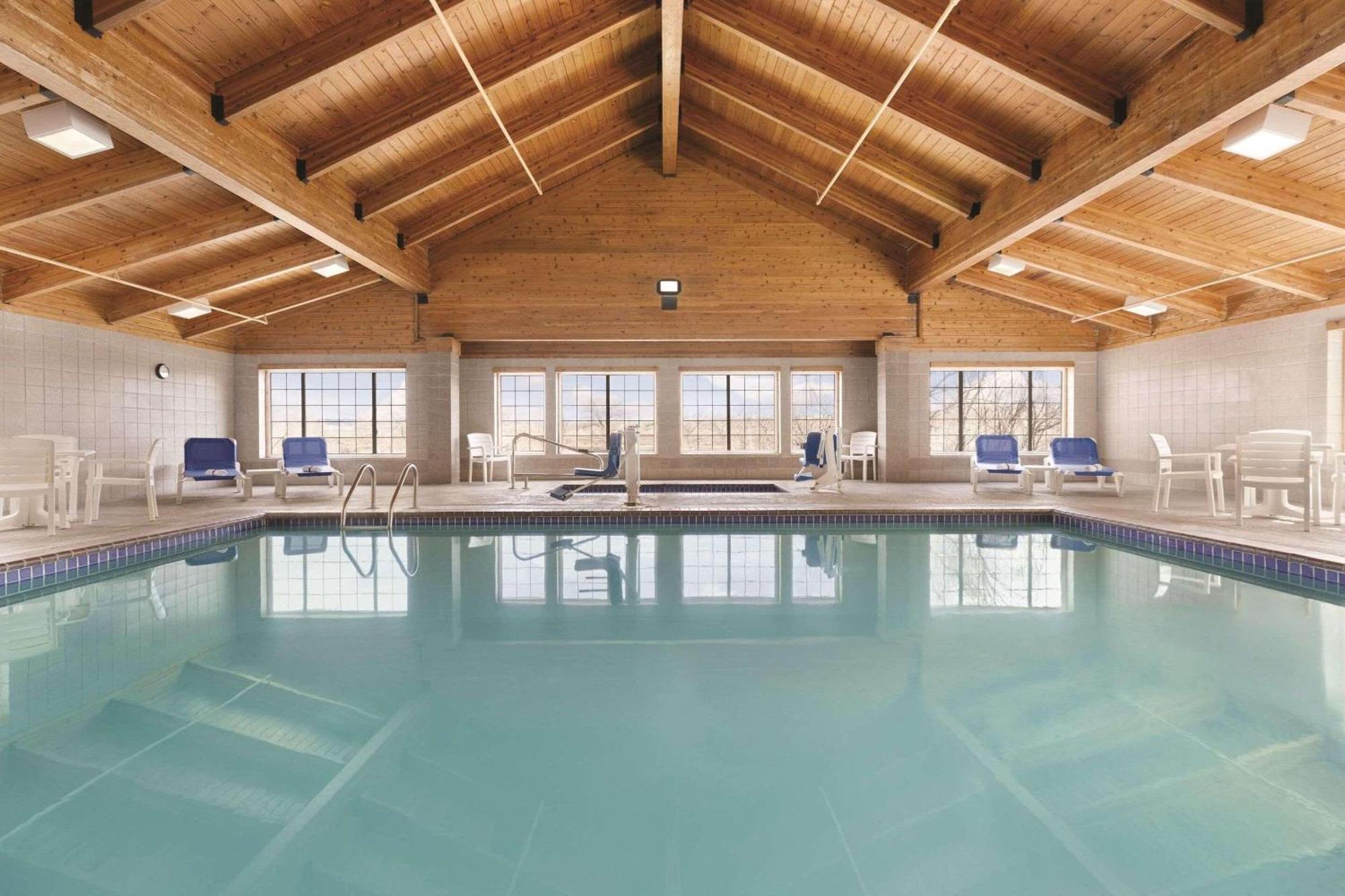 Country Inn & Suites By Radisson, Billings, Mt Bagian luar foto