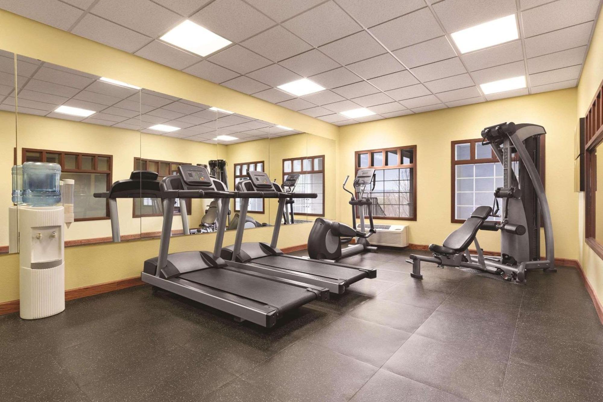 Country Inn & Suites By Radisson, Billings, Mt Bagian luar foto